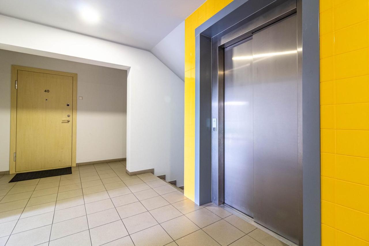 Cohost I Sunny Center Apt, Covered Parking, Balcony & Self Check-In Kaunas Exteriör bild