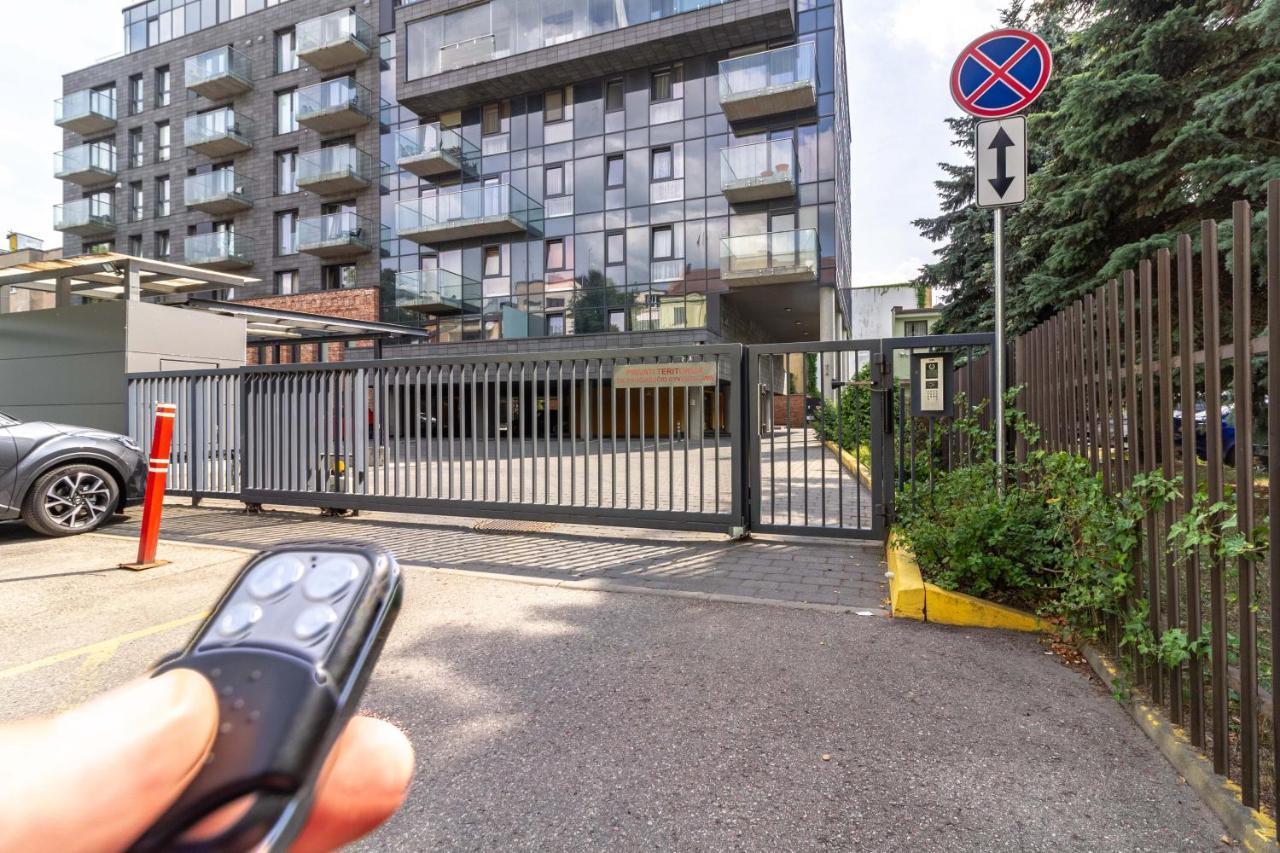 Cohost I Sunny Center Apt, Covered Parking, Balcony & Self Check-In Kaunas Exteriör bild