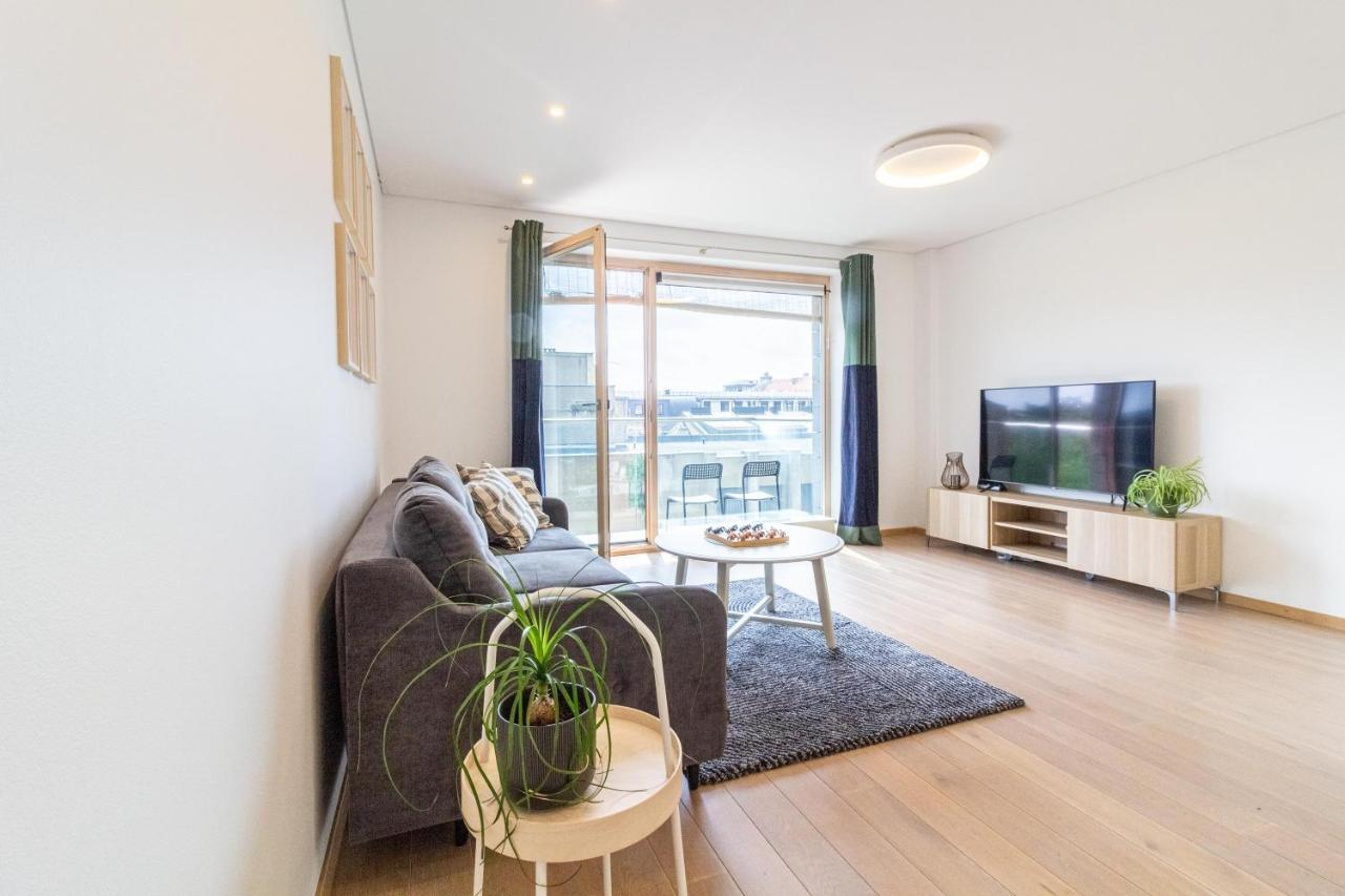 Cohost I Sunny Center Apt, Covered Parking, Balcony & Self Check-In Kaunas Exteriör bild